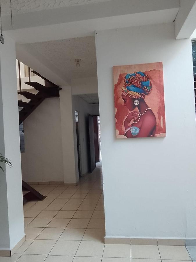 Hostal Los Heroes Antiguo Cuscatlán Dış mekan fotoğraf