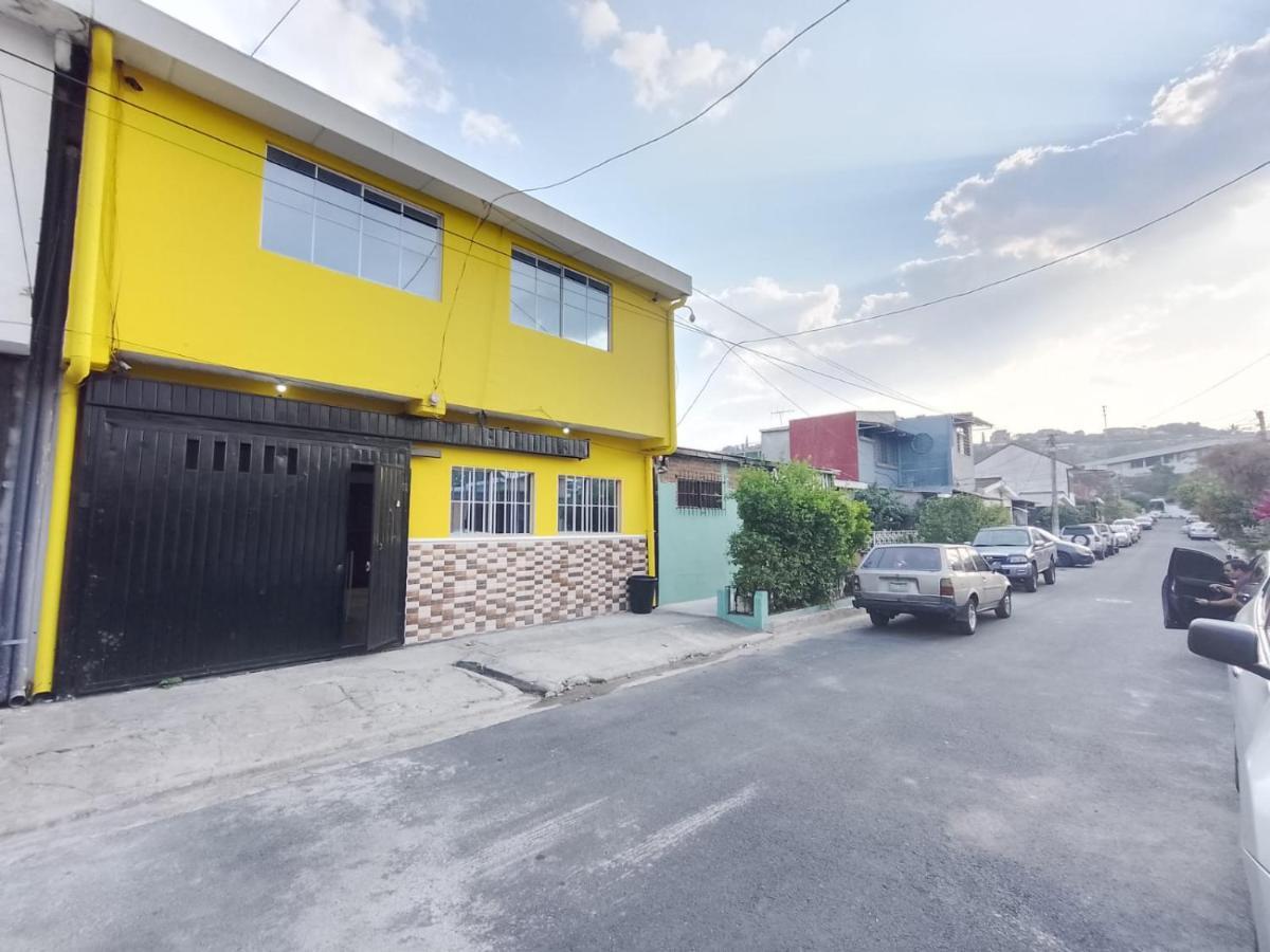 Hostal Los Heroes Antiguo Cuscatlán Dış mekan fotoğraf