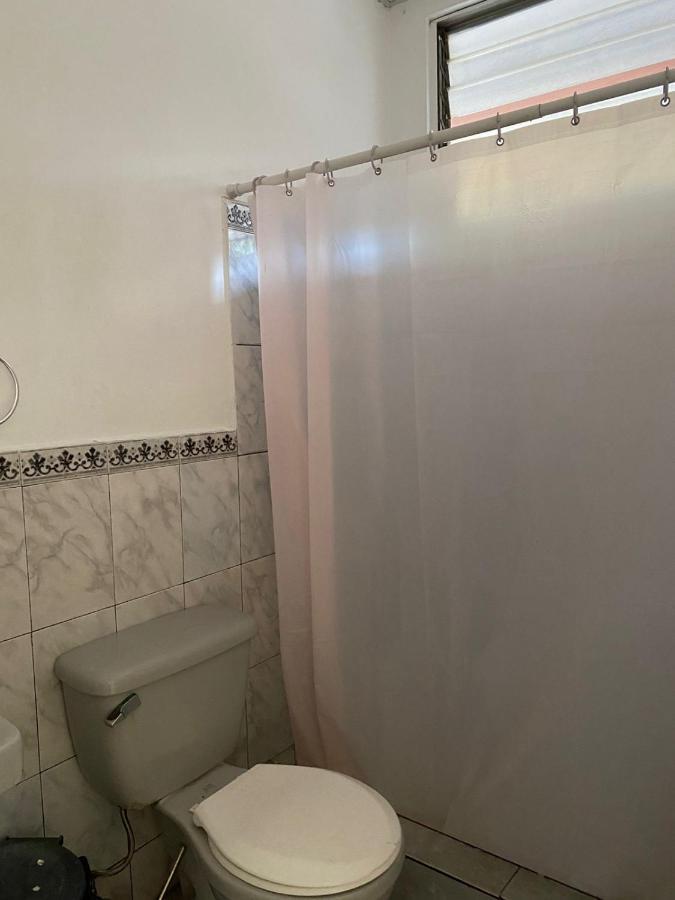 Hostal Los Heroes Antiguo Cuscatlán Dış mekan fotoğraf