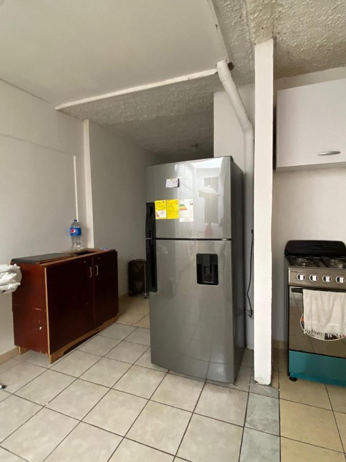 Hostal Los Heroes Antiguo Cuscatlán Dış mekan fotoğraf